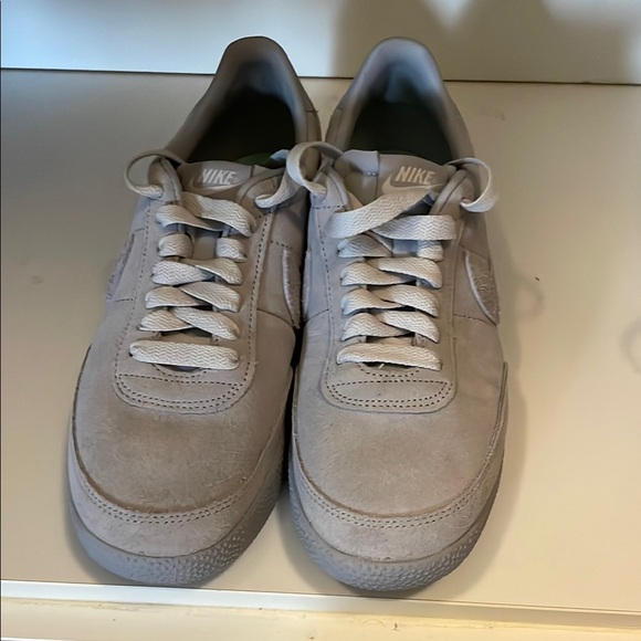 Nike Men's White Sneakers - Picture 1 of 3